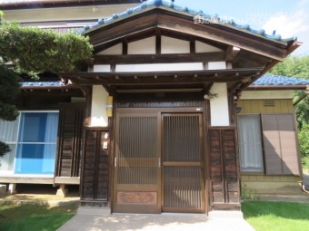 玄関周りの張り交換工事