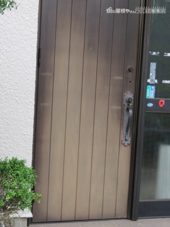 玄関ドアー塗装工事