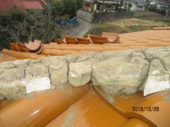 棟瓦府外