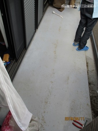 ベランダ雨漏り
