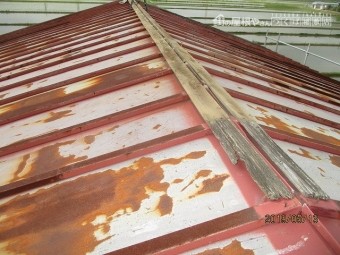 瓦棒屋根のカバー工法に依る
