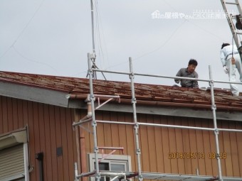 瓦棒屋根のカバー工法に依る葺き替え工事