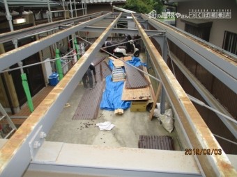 波板撤去工事