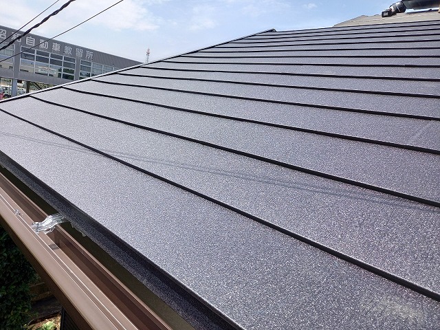 土浦市で高耐久なエスジーエル鋼板屋根「スーパーガルテクト」を使った葺き替え工事