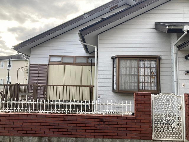 土浦市で空き家になっていた平屋住宅の屋根調査、雨樋や破風板などの劣化状況について