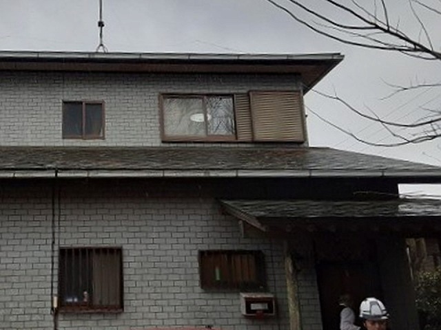 軒天張り替え補修を行う住宅の外観