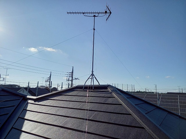 龍ヶ崎市のスーパーガルテクトを用いた屋根カバー工事が完成、機能的で美しい出来栄え