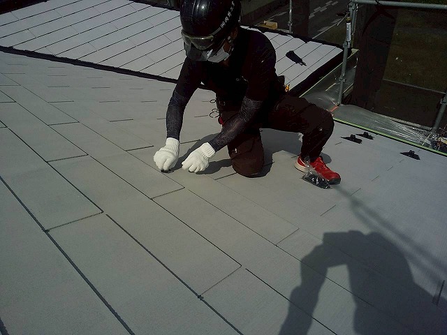 石岡市で積水ハウスアパートで塗装後の雨漏りを防止する縁切り部材「タスペーサー」の取り付け