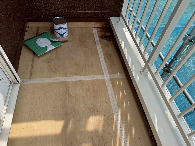 雨漏りを修理するためのウレタン塗膜防水工事の下地処理工程