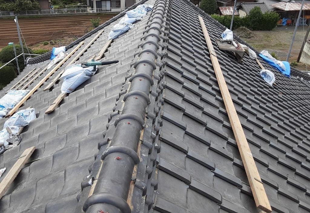 神栖市で瓦屋根の大棟取り直し工事は段数を減らし軽量化に成功しました
