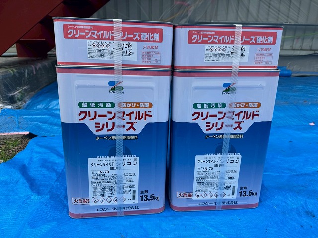 工場鉄骨階段塗装工事で使用する「クリーンマイルドシリコン」