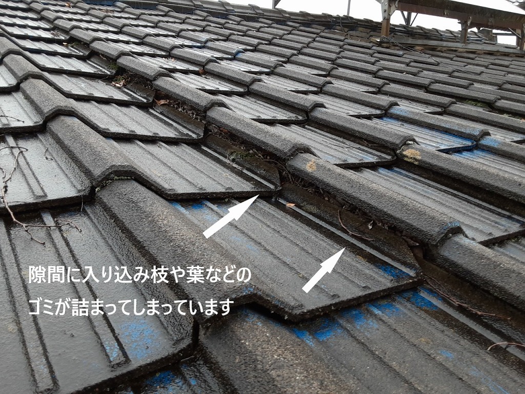 笠間市でセメント瓦と下地材老朽化での屋根不具合を葺き替え工事で改善します