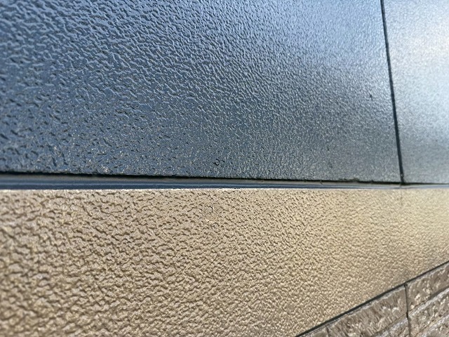 シーリング打ち替え工事のサイディング外壁への打ち替えが完成