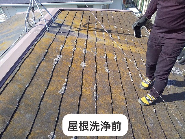 コロニアル屋根洗浄前の画像
