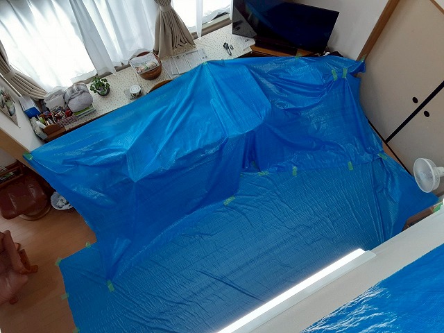 トップライト撤去工事の本体撤去前に行った室内養生