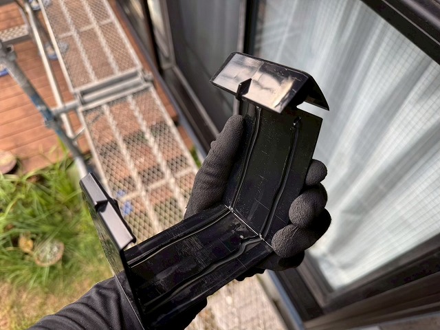 雨樋交換工事の軒継手（外パッチン）の取り付け状況