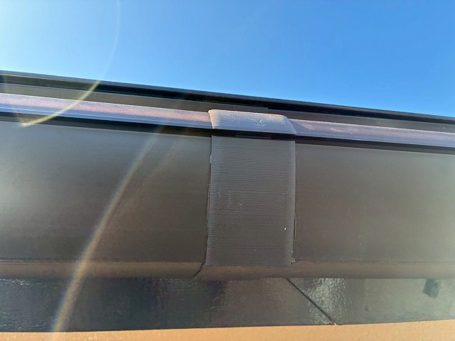 雨樋交換工事の軒継手部材を用いた本体納め