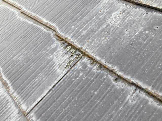 屋根材の塗膜剥離　カバー工事