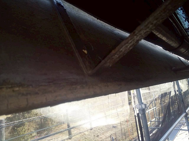 アングルによる樋隠しの固定状況