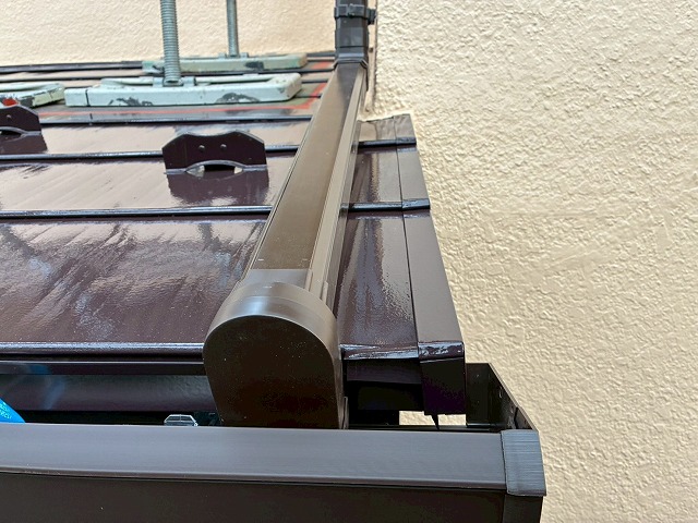 雨樋交換工事の這樋設置が完了