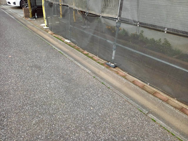 工事後の前面道路への清掃が完了した状況