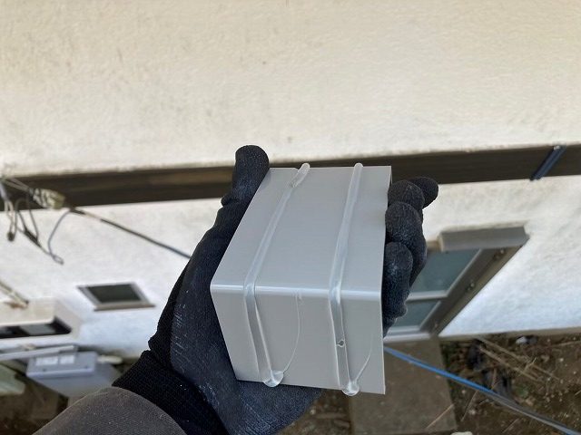雨樋交換工事で使用する「内押え」