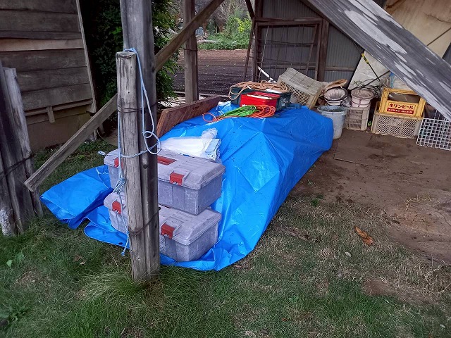 屋根葺き替え工事で使用する材料の保管状況