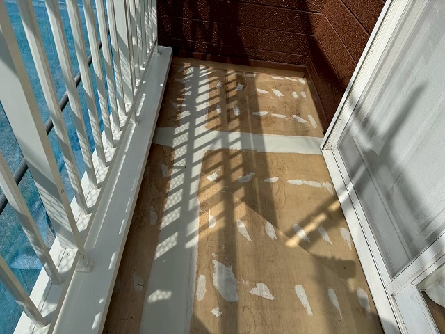 ウレタン塗膜防水工事の下地処理工程が完了した状況