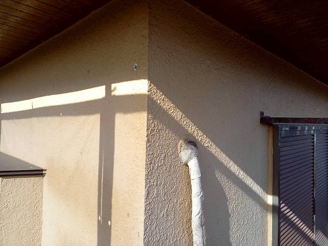 雨樋交換工事の既存竪樋の撤去が完了