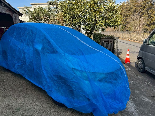 モルタル外壁および付帯部塗装工事の車への養生