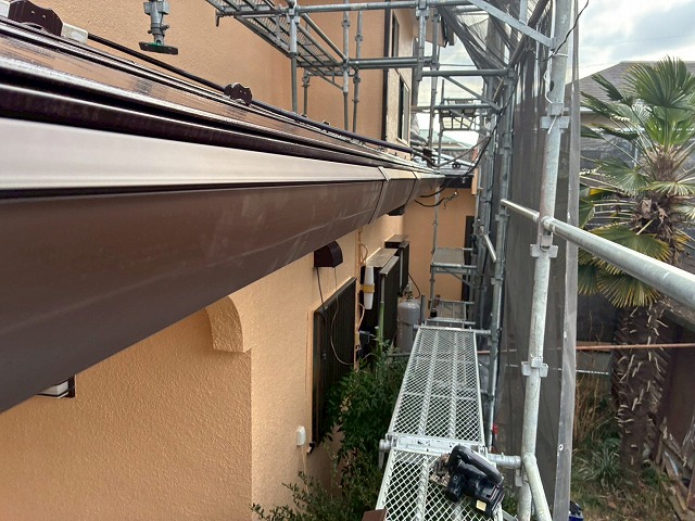 雨樋交換工事の本体設置が完了