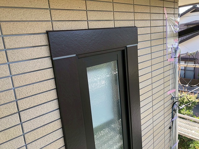 モールへのコーキング打ち替え仕上がり状況