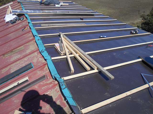 瓦棒屋根葺き替え工事