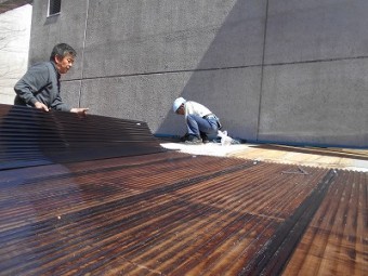 屋根葺き替え工事