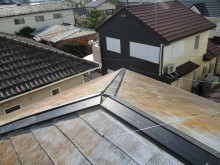 樹脂幅木に棟包みを変えました