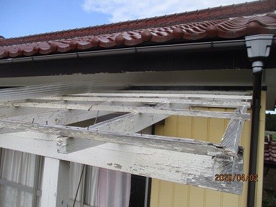 ベランダの屋根交換工事