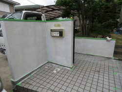 玄関前の門扉1