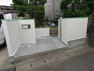 玄関前の門扉2
