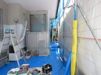 下塗り工事