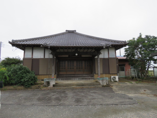 稲敷市のM様からお寺の台風被害に逢った屋根修理をして下さい。