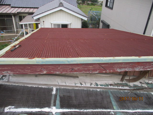 工場の屋根１