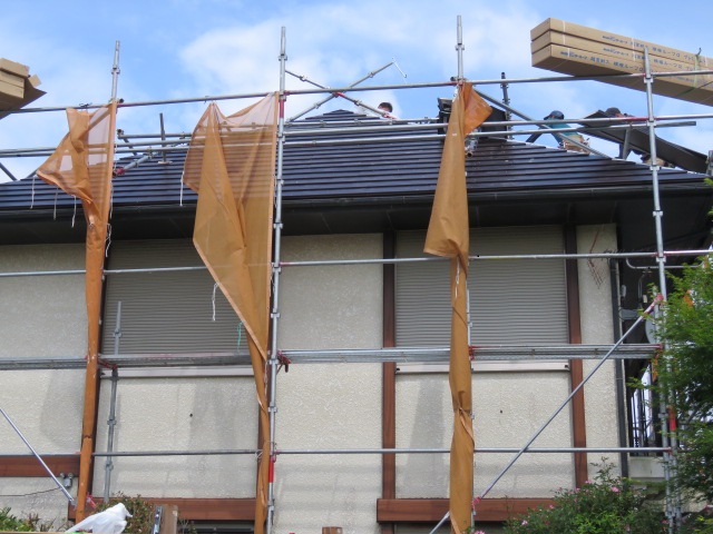 カバー工法で屋根葺き替え