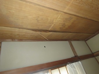 室内の天井被害1