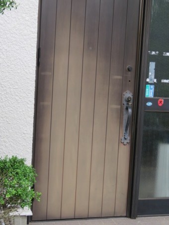 玄関ドアー塗装工事