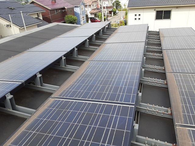 太陽光パネル設置の屋根