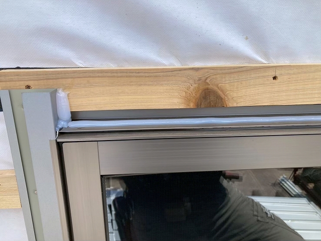 窓周りのシーリング補強