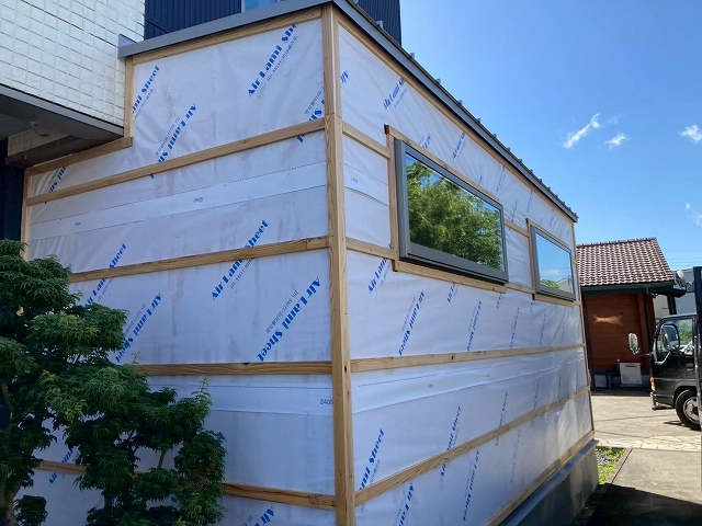 外壁下地となる胴縁の設置