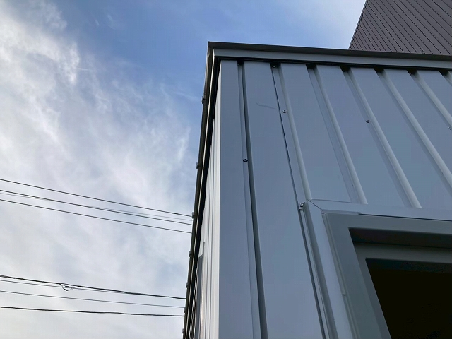 コーナー部と上部の仕上げ