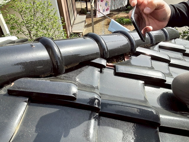 ズレの範囲と棟瓦の状態の確認