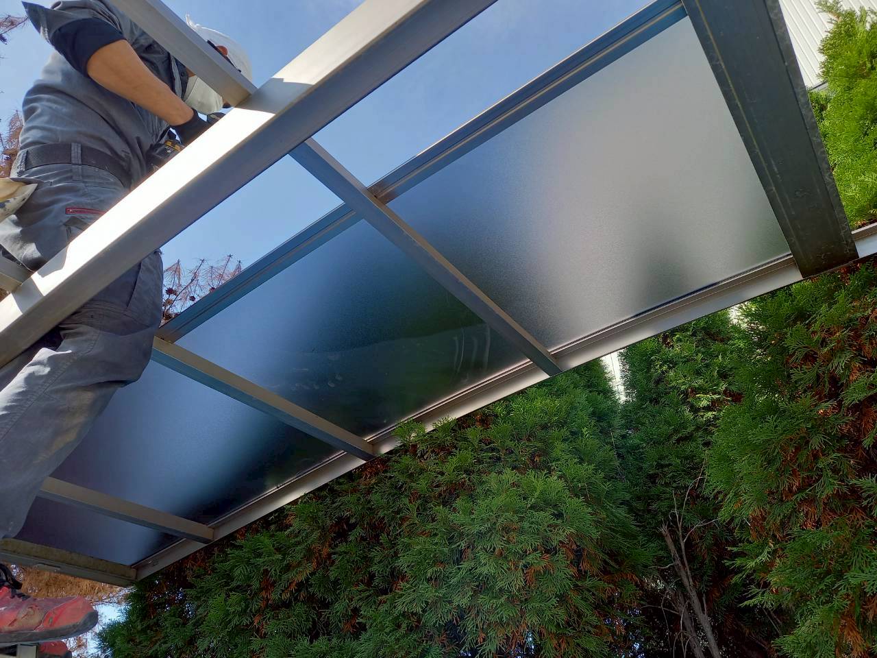 新しいパネルの取り付け